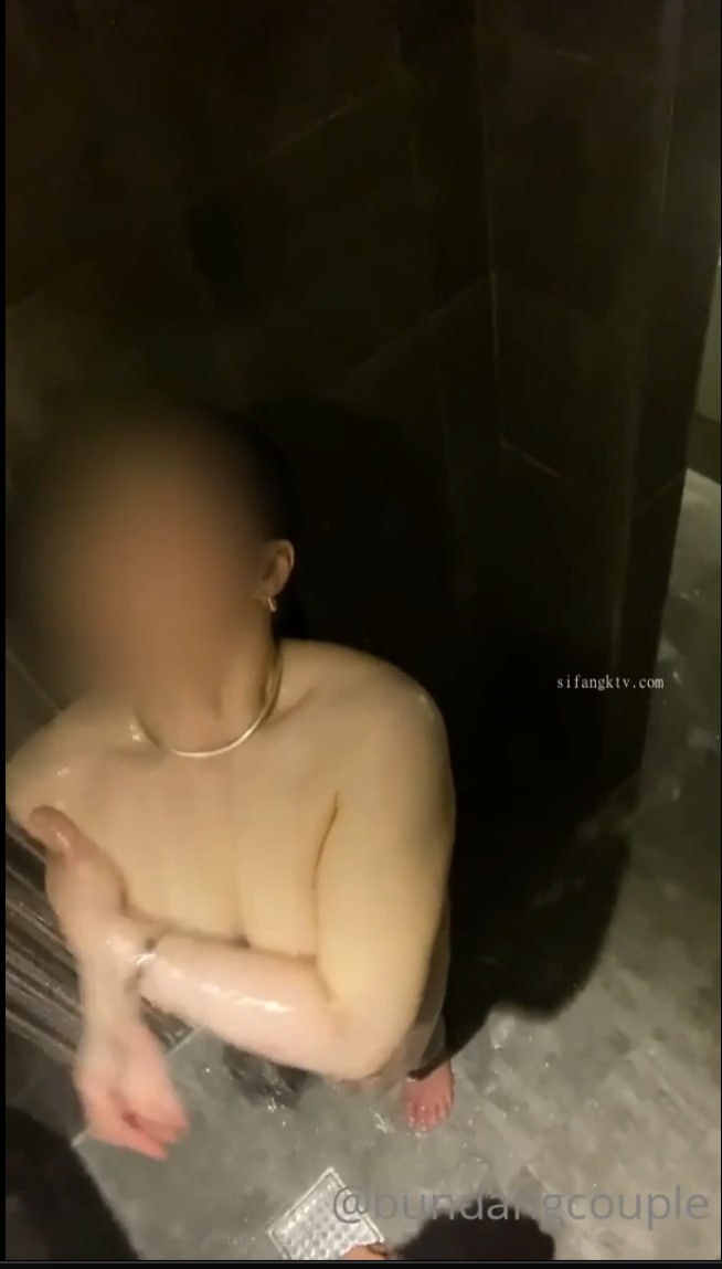 狂干哺乳期少妇!(还有奶水)